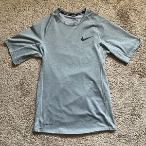 Mens Nike Pro Dri-Fit Slim Fit Shirt (Small)